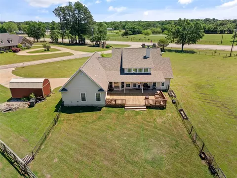 Exterior - 155 Rs County Rd, Emory, TX 75440 photo 8 of 11