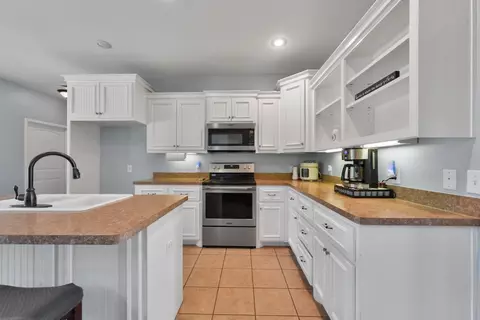 Kitchen - 155 Rs County Rd, Emory, TX 75440 photo 2 of 3