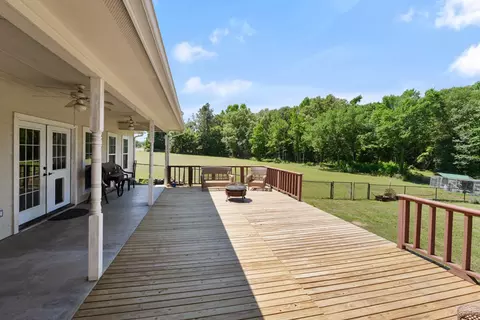 Exterior - 155 Rs County Rd, Emory, TX 75440 photo 7 of 11