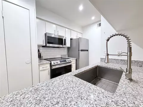 4837 Cedar Springs Rd #110, Dallas, TX 75219