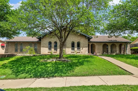 3405 Country Club Rd, Pantego, TX 76013