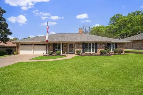 1711 Queensborough Dr, Arlington, TX 76015