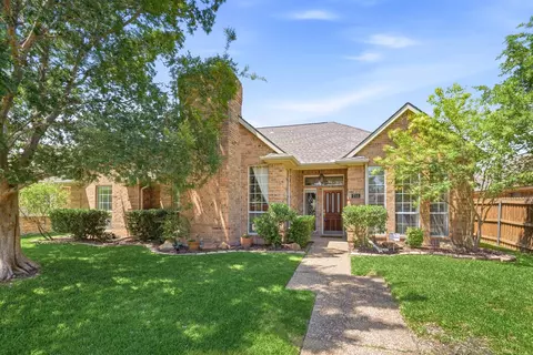 711 Sundance Trl, Irving, TX 75063