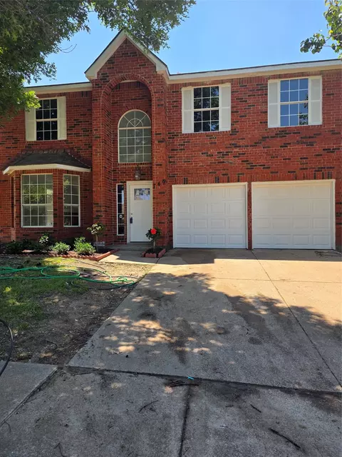 749 Rockett Ln, Cedar Hill, TX 75104