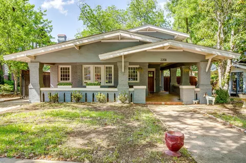2208 Mistletoe Ave, Fort Worth, TX 76110