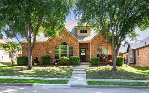 2345 Falcon Point Dr, Frisco, TX 75033