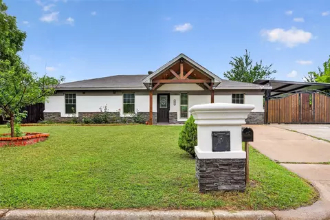 516 Post Oak Ln, Burleson, TX 76028