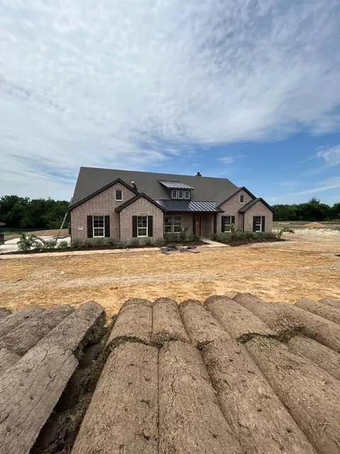 903 Perrin Ln, Van Alstyne, TX 75495