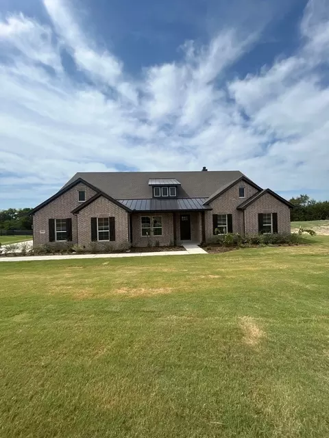 903 Perrin Ln, Van Alstyne, TX 75495