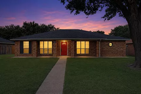 913 Filmore Dr, Plano, TX 75025