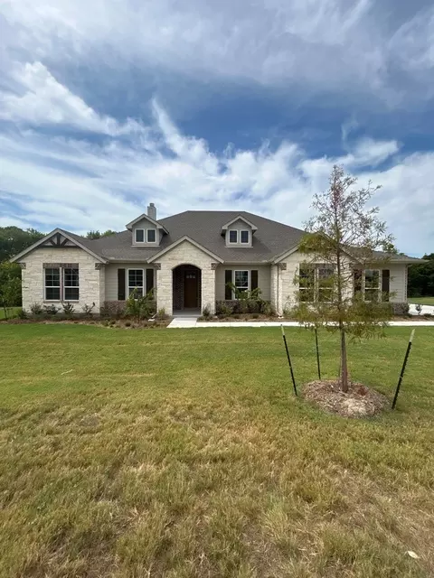 1001 Perrin Ln, Van Alstyne, TX 75495