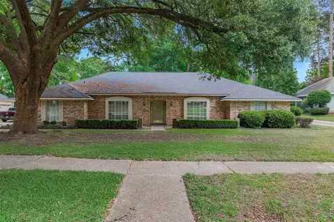 559 Dunmoreland Dr, Shreveport, LA 71106