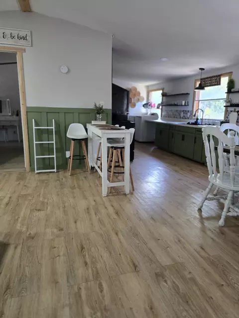 452 Christopher Dr, Eddy, TX 76524 photo 4