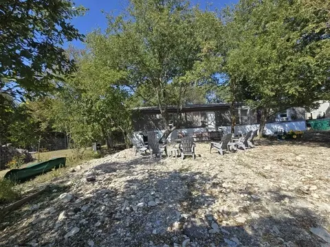 452 Christopher Dr, Eddy, TX 76524 photo 2