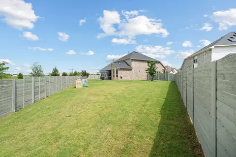 Exterior - 1833 Climbing Ct, Argyle, TX 76226 photo 4 of 5