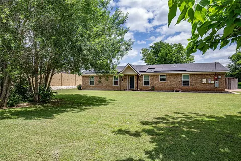 817 S Old Temple Rd, Lorena, TX 76655