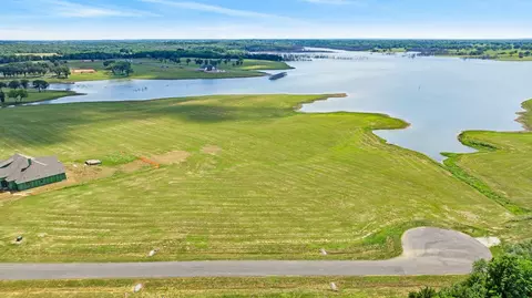 623 Lakeshore Ter, Windom, TX 75492