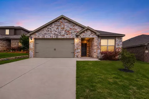 116 Bandana Cir, Newark, TX 76071