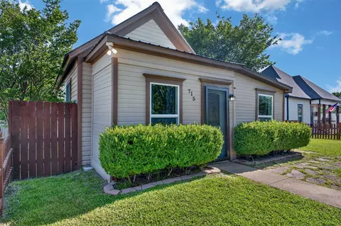 715 W Munson St, Denison, TX 75020