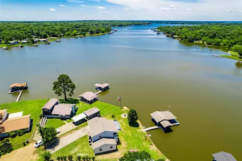 115 Dolly Dr, Mabank, TX 75156