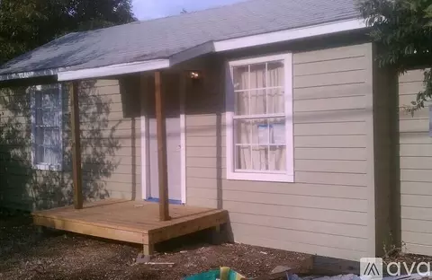 309 S Main St, Cedar Hill, TX 75104