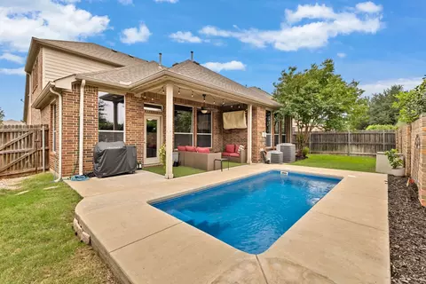 15836 Coyote Hill Dr, Fort Worth, TX 76177