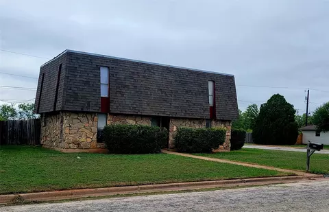 5302 Benbrook St, Abilene, TX 79605