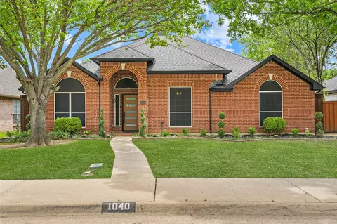 1040 Essex Dr, Cedar Hill, TX 75104
