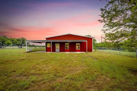 400 S 10th Ave, Santo, TX 76472