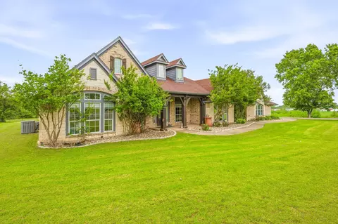 1914 Bentwater Pkwy, Granbury, TX 76049