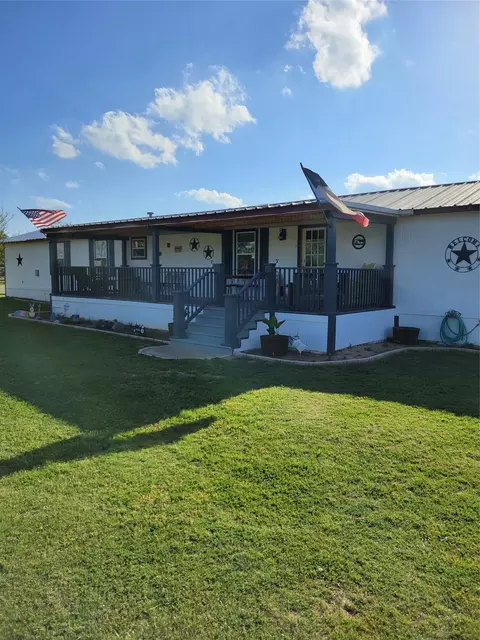 608 Chestnut St, Cross Plains, TX 76443
