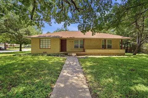 2806 E Atoll Dr, Dallas, TX 75216