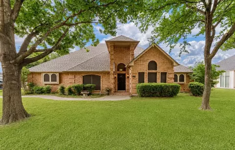 413 Lincoln Oaks Dr, Burleson, TX 76028