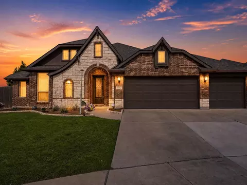 1512 Starr Ct, Aubrey, TX 76227
