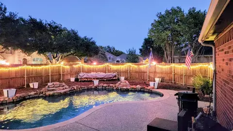 861 Pinnacle Cir, Lewisville, TX 75077