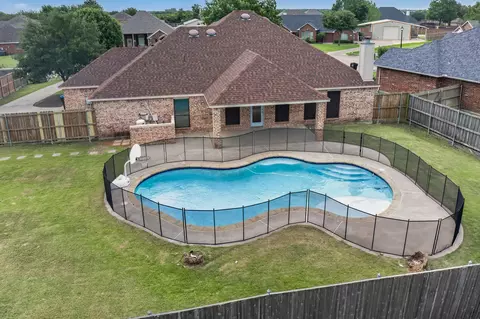 401 Champions Ct, Crandall, TX 75114