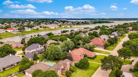 2621 Bierstadt Dr, Highland Village, TX 75077