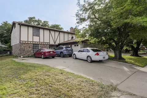 625 NW Renfro St, Burleson, TX 76028