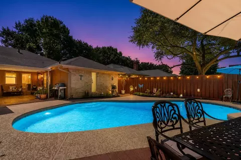 417 Stroud Ln, Garland, TX 75043