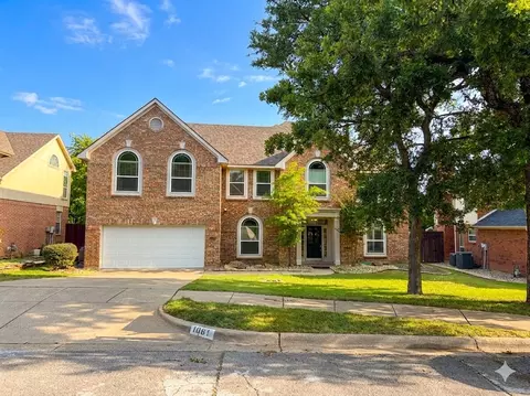 1081 Woodbriar Dr, Grapevine, TX 76051