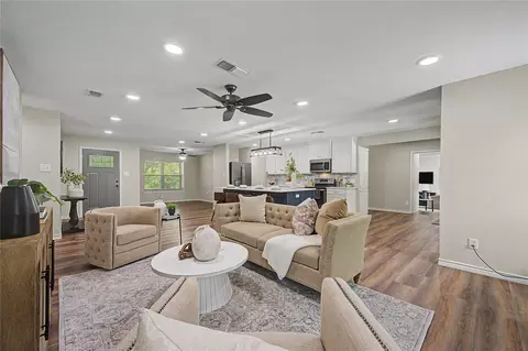 106 Pecan Creek St, Red Oak, TX 75154
