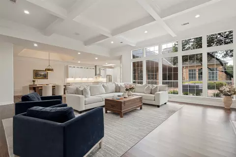 7 Carmarthen Ct, Dallas, TX 75225