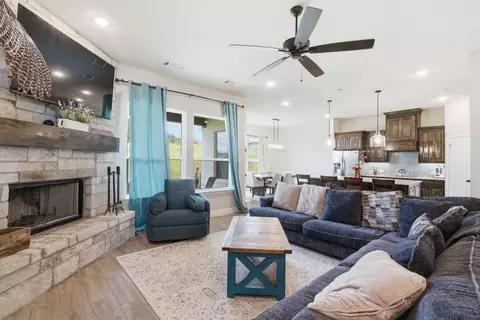 404 Oak Meadow Ln, Weatherford, TX 76085