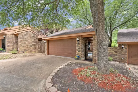 16 Village Green Ct, Denison, TX 75020