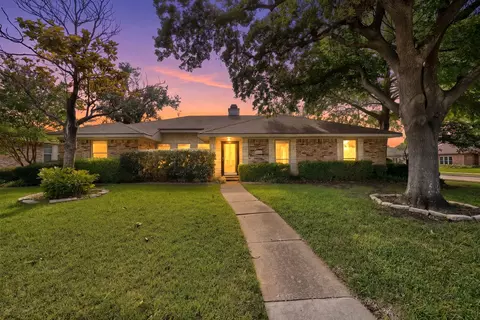 6105 Bronze Leaf Dr, Plano, TX 75023