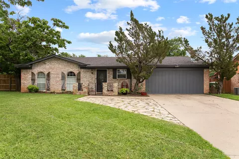 6608 Mccoy Ct, Watauga, TX 76148