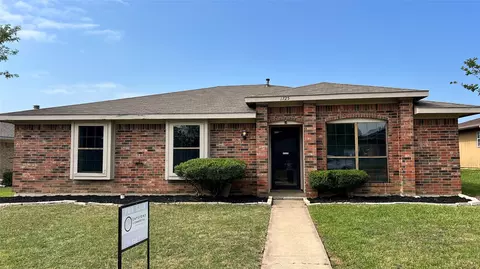1725 Glencairn Ln, Lewisville, TX 75067