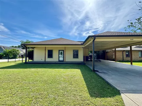510 N Friou St, Alvarado, TX 76009