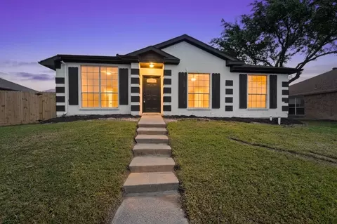 1505 Allen Dr, Mesquite, TX 75149