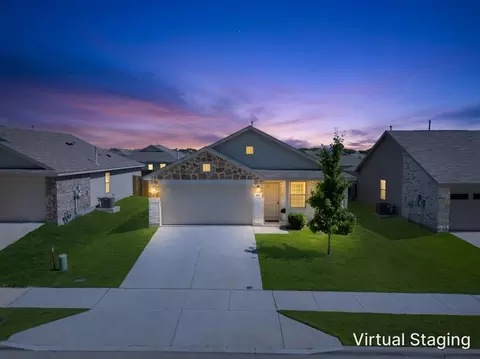 320 Red Rock Trl, Haslet, TX 76052